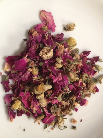 Relaxation Balm tea featuring rose petals, chamomile flowers, valerian root, lavender.